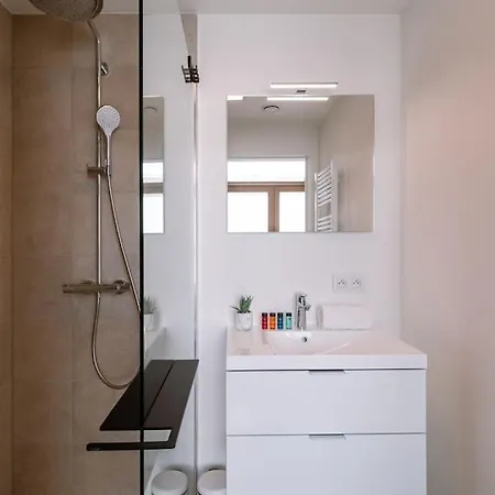 Stylish 1br At Prime Location Остенде